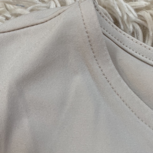 🎉HP🎉 Zenana Sleeveless Front Twist Hem Top 💗 Beige - Picture 7 of 12